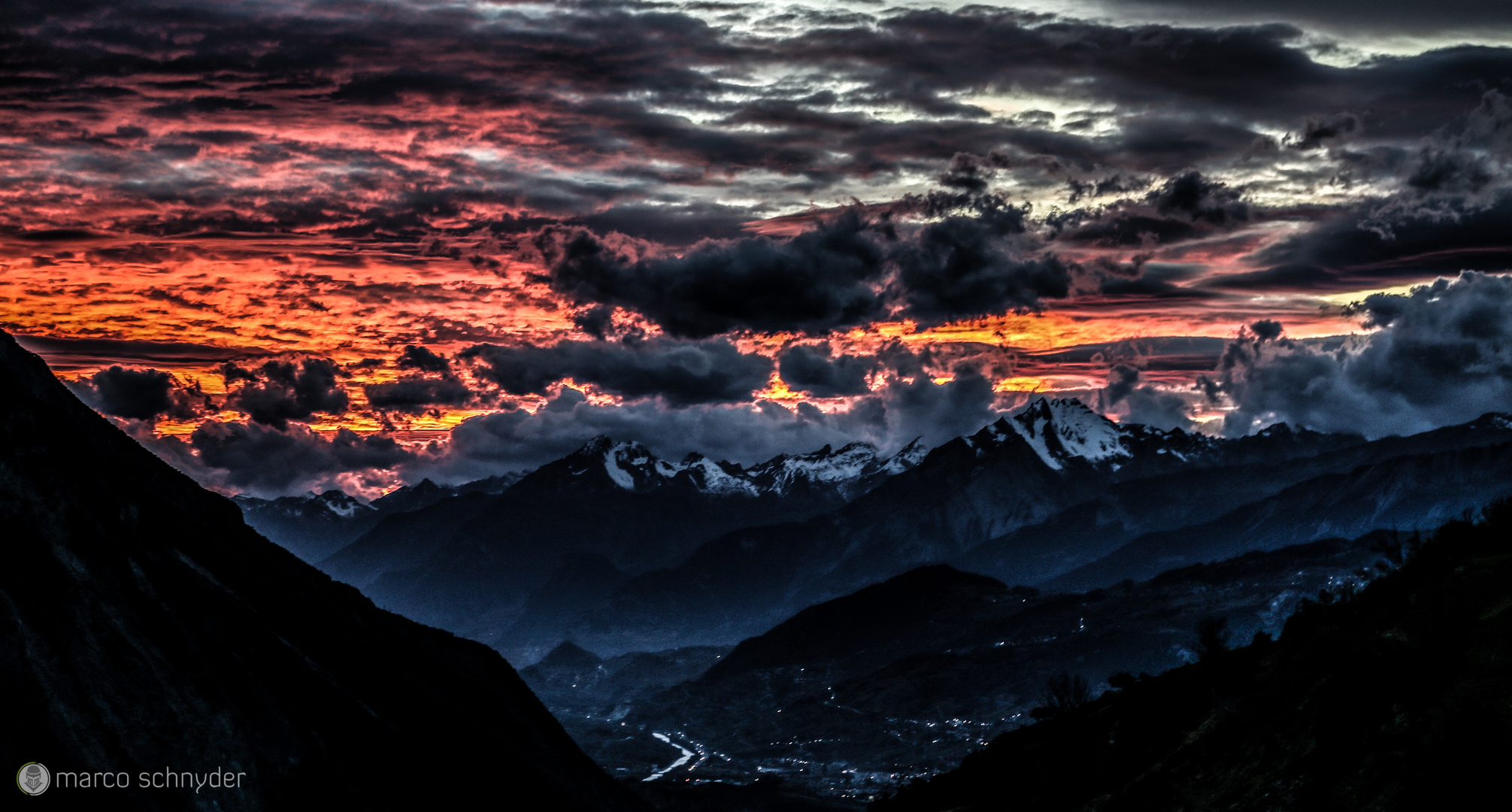 Sonnenuntergang von Bratsch ins Unterwallis