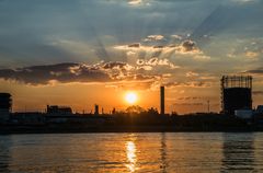 Sonnenuntergang von der Friesenheimer Insel