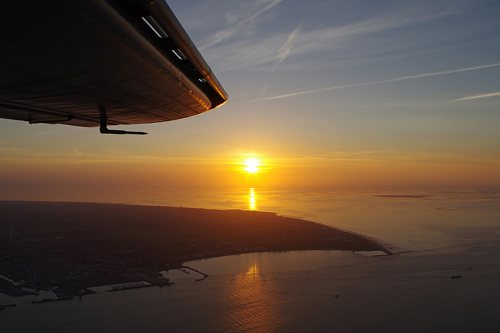 Sonnenuntergang vor Cuxhaven