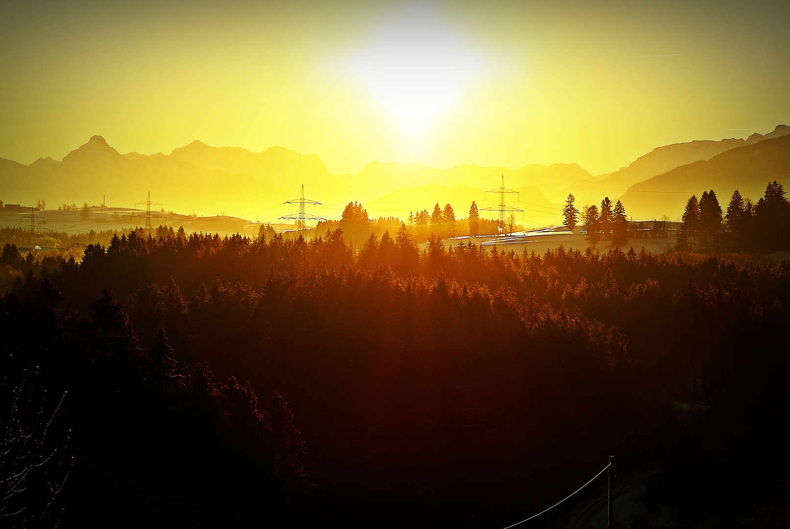 Sonnenuntergang vor der Haustür