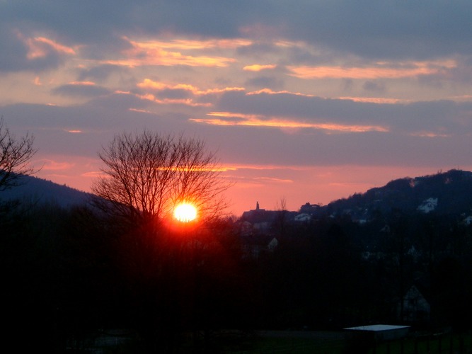 Sonnenuntergang vor der Haustür