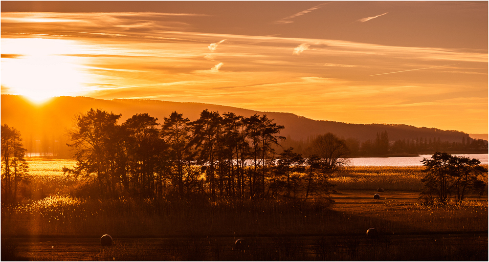 Sonnenuntergang vor der Insel Reichenau