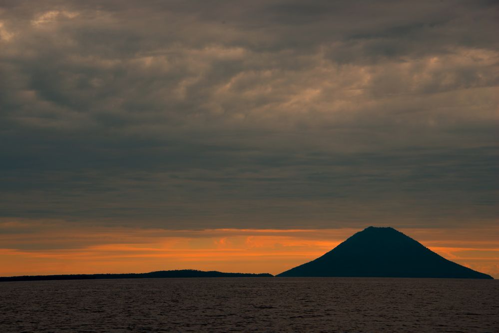 Sonnenuntergang vor Manado Tua