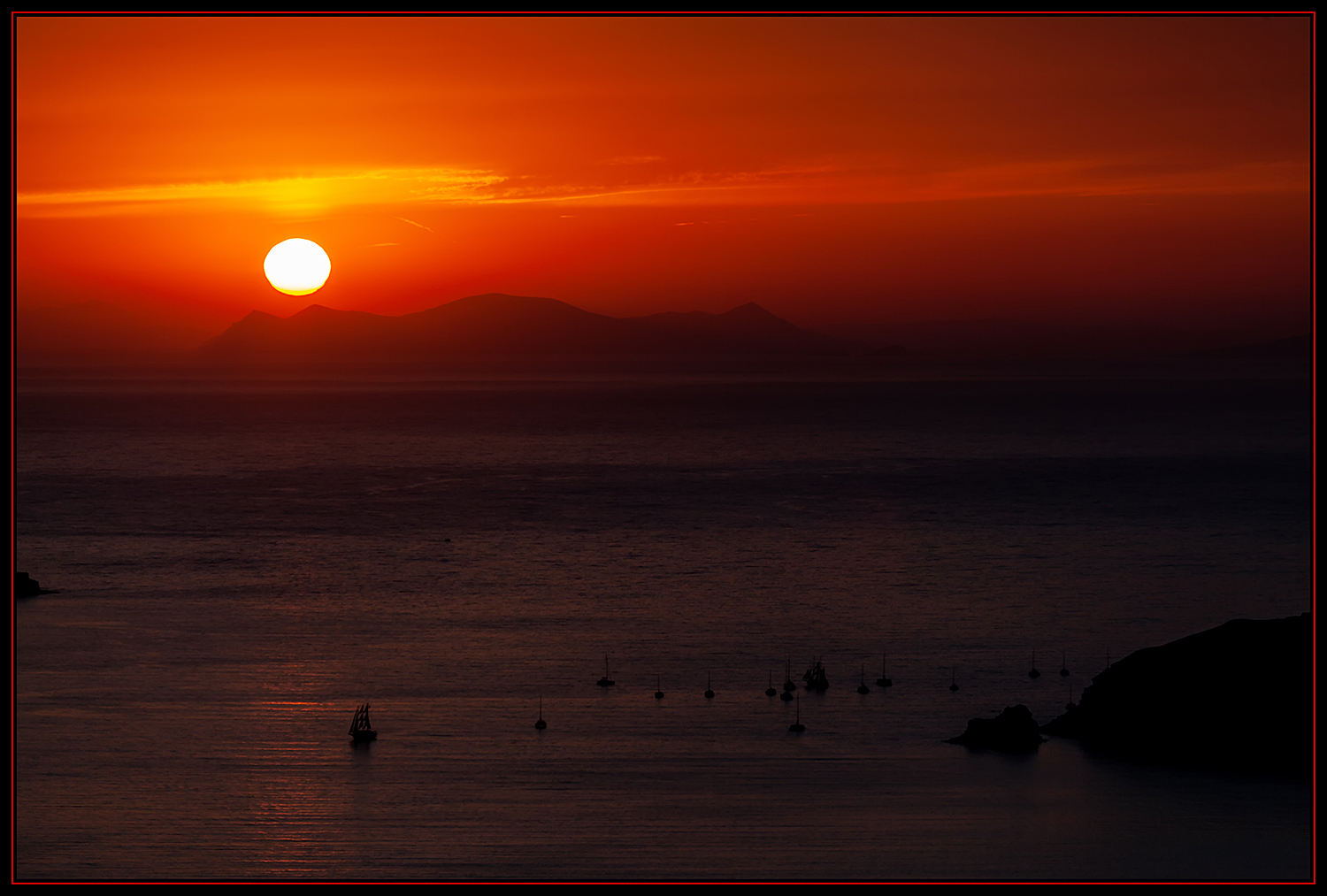 Sonnenuntergang vor Santorini