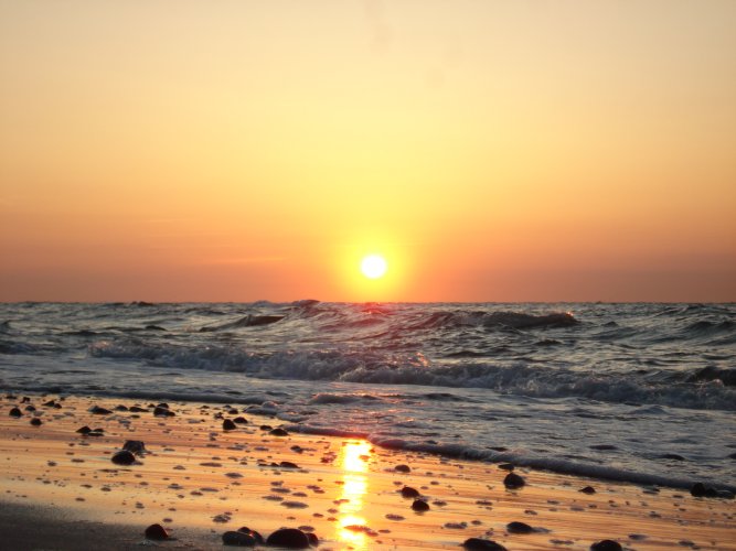 Sonnenuntergang vor Warnemünde