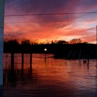 Sonnenuntergang während des Hochwassers