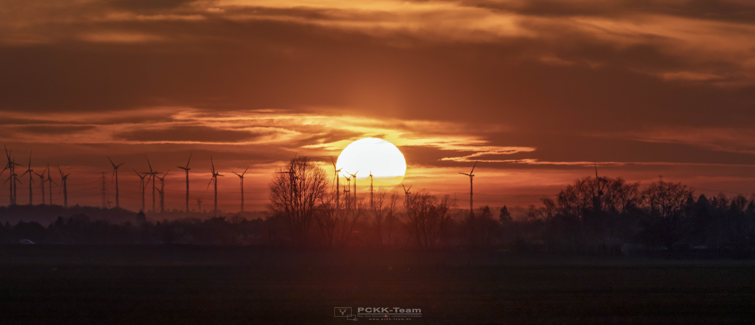 Sonnenuntergang Windräder Borne 