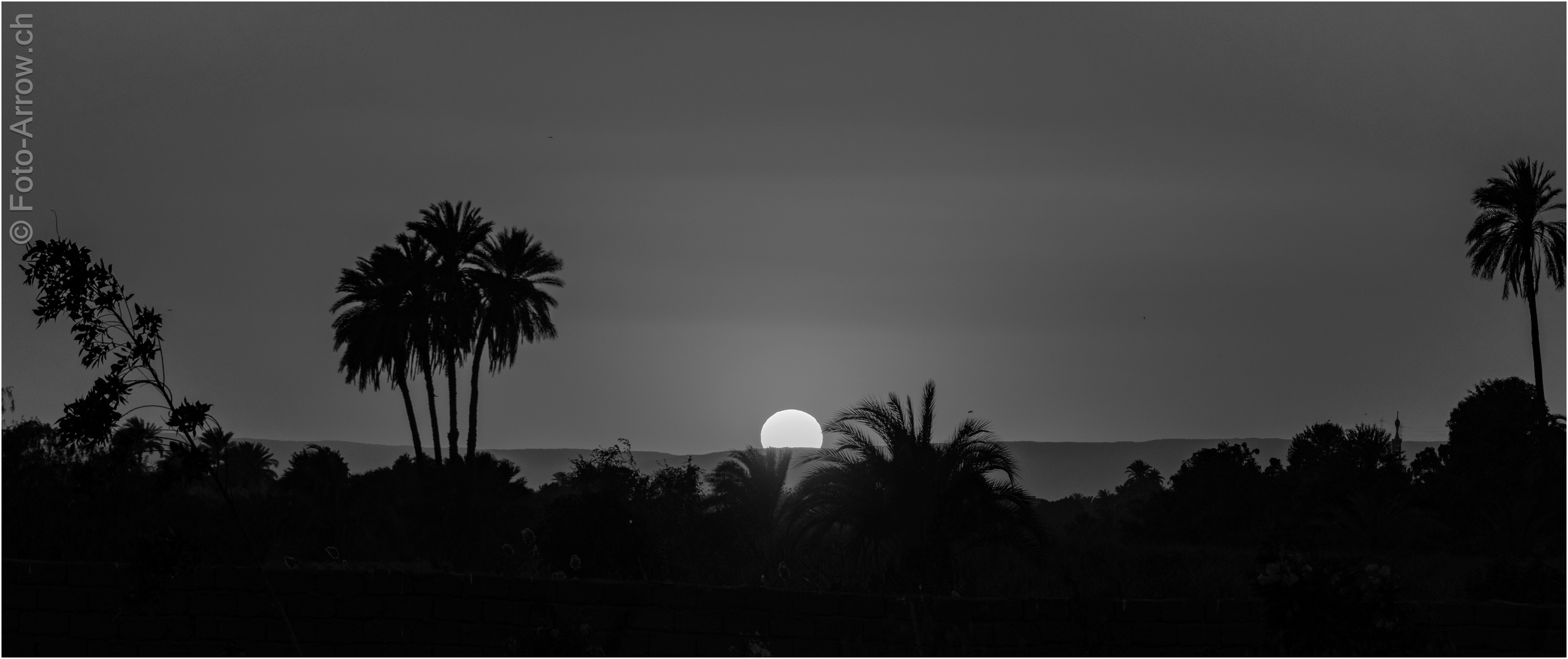 Sonnenuntergang zum schwarzweissen Freitag