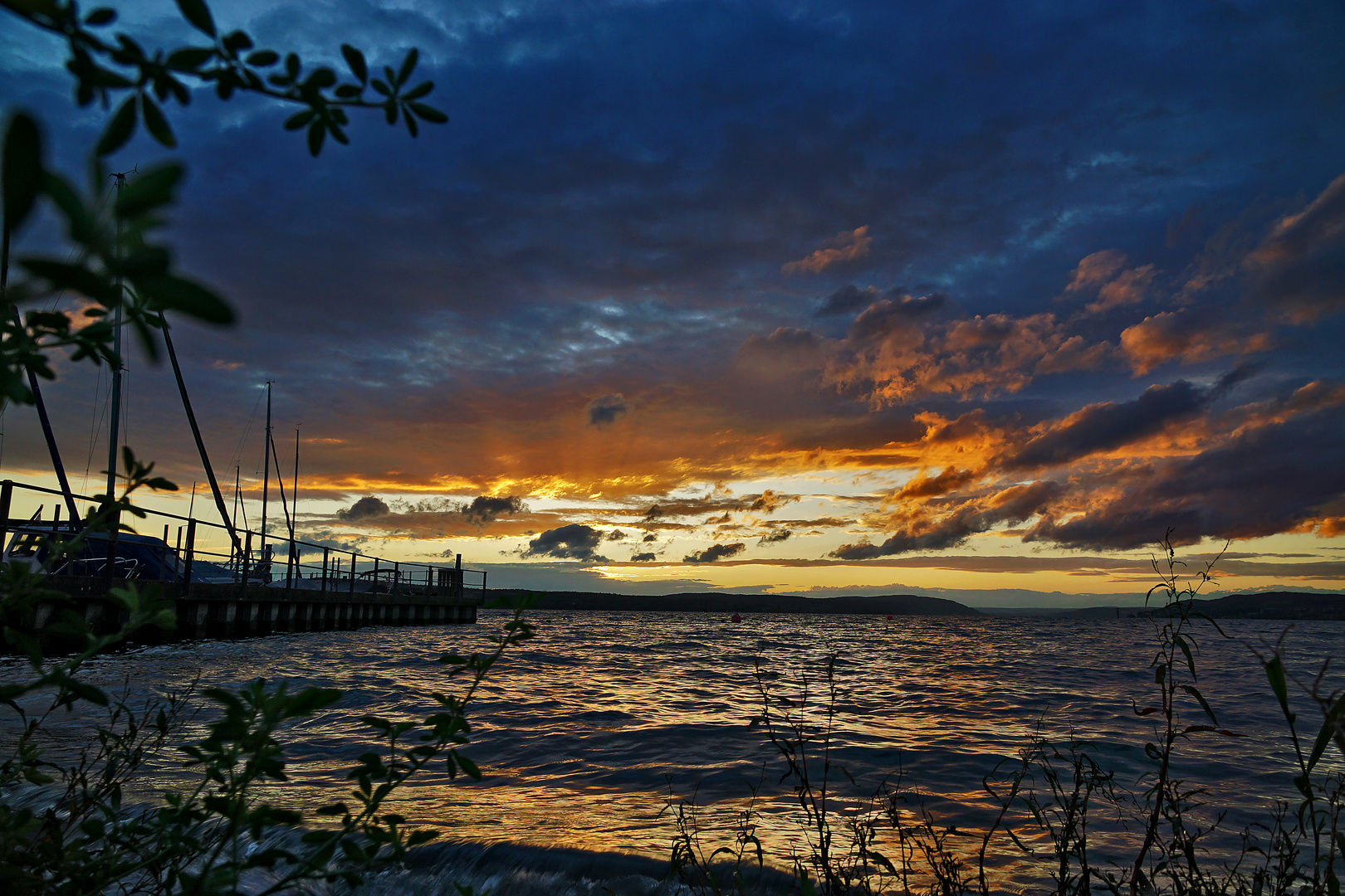 Sonnenuntergang zur Blauen Stunde