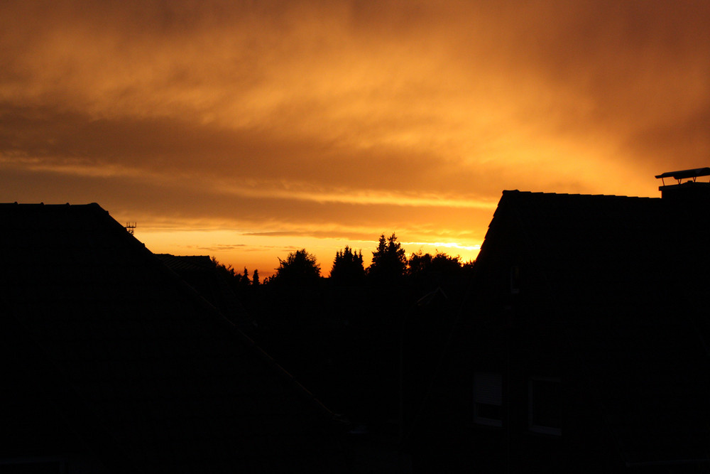 ..... Sonnenuntergang zur gleichen Zeit im Westen....