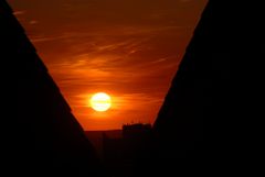 Sonnenuntergang zwischen den Dächern von Göttingen