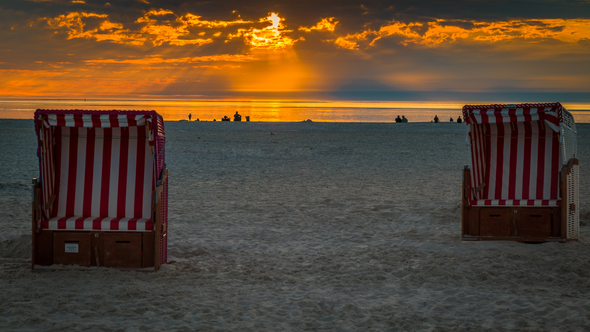 Sonnenuntergang zwischen den Körben 