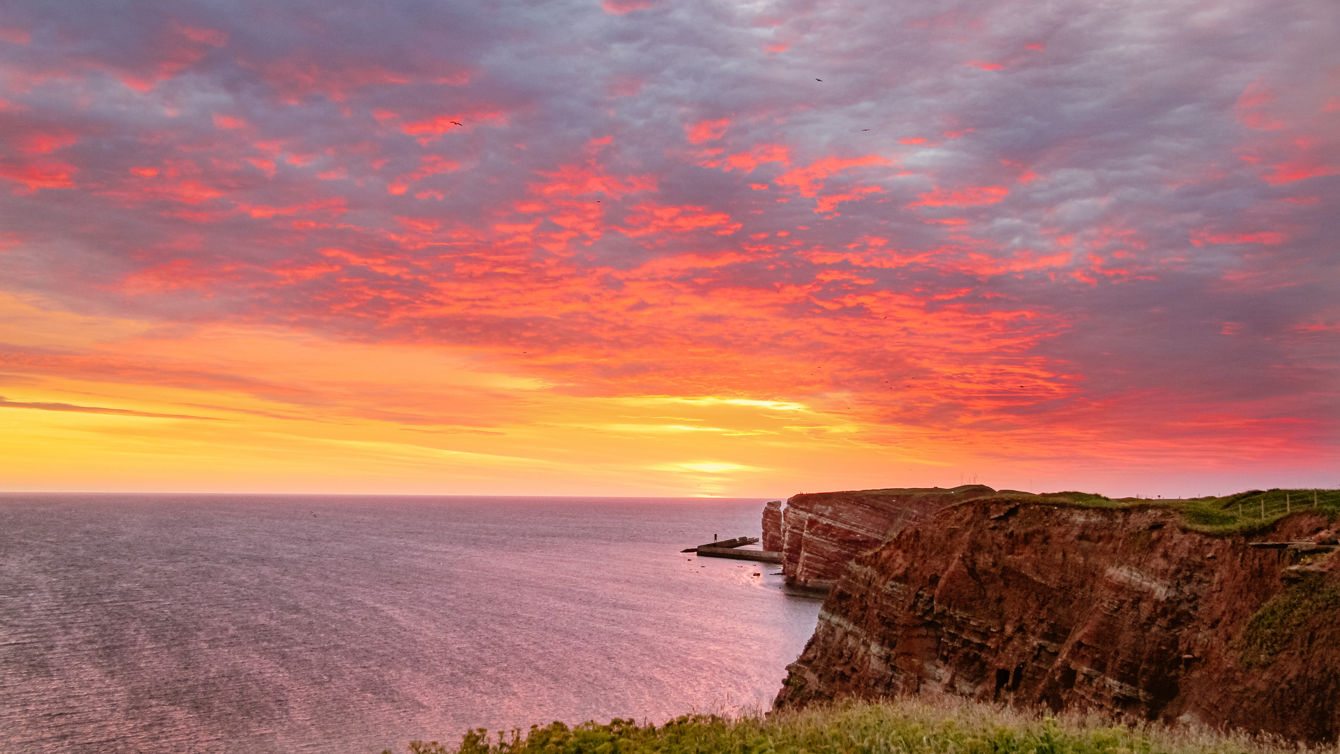 Sonnenuntergangauf Helgoland und die Lange Anna_