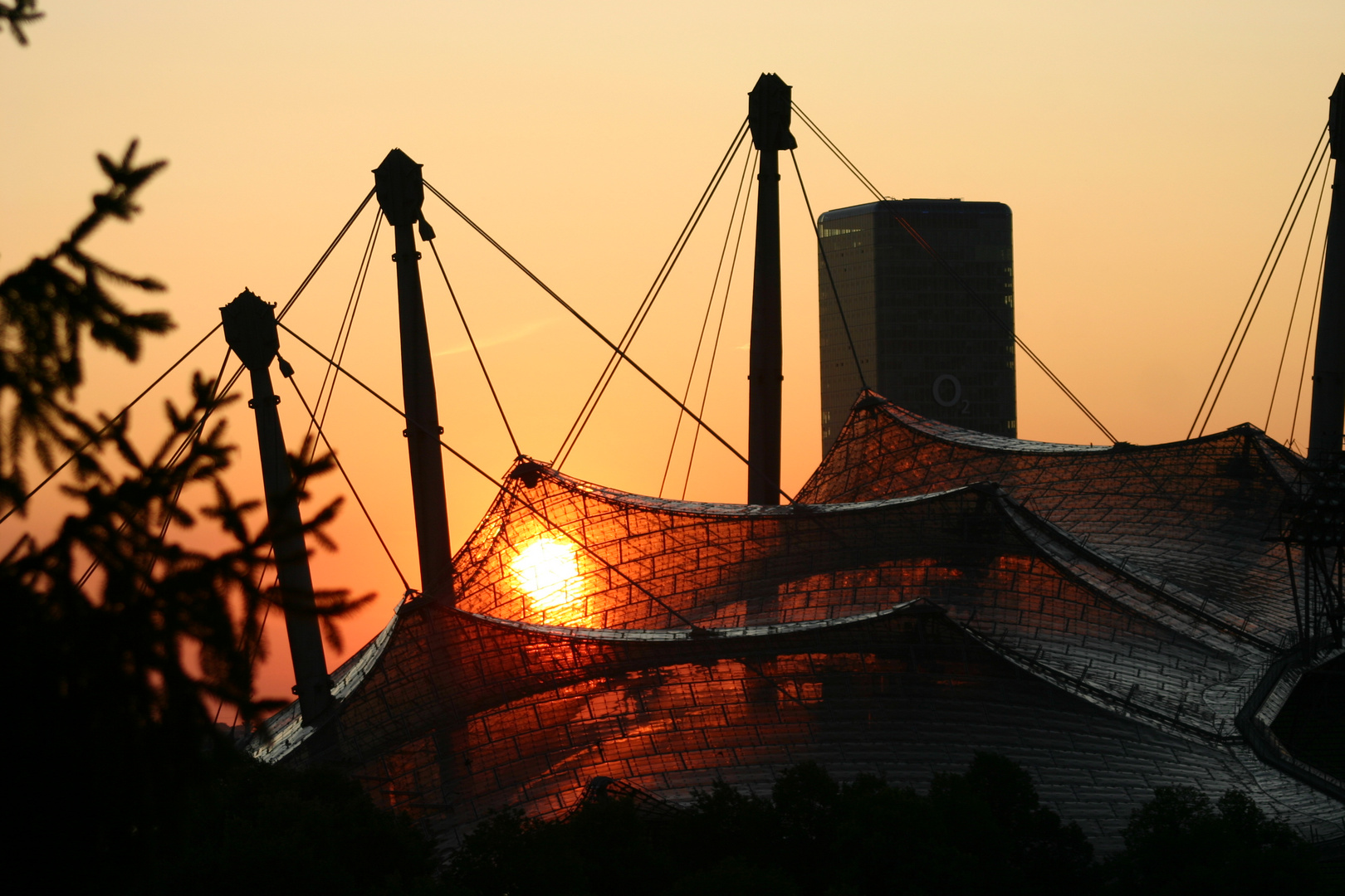 sonnenuntergang/münchen/olypark/2