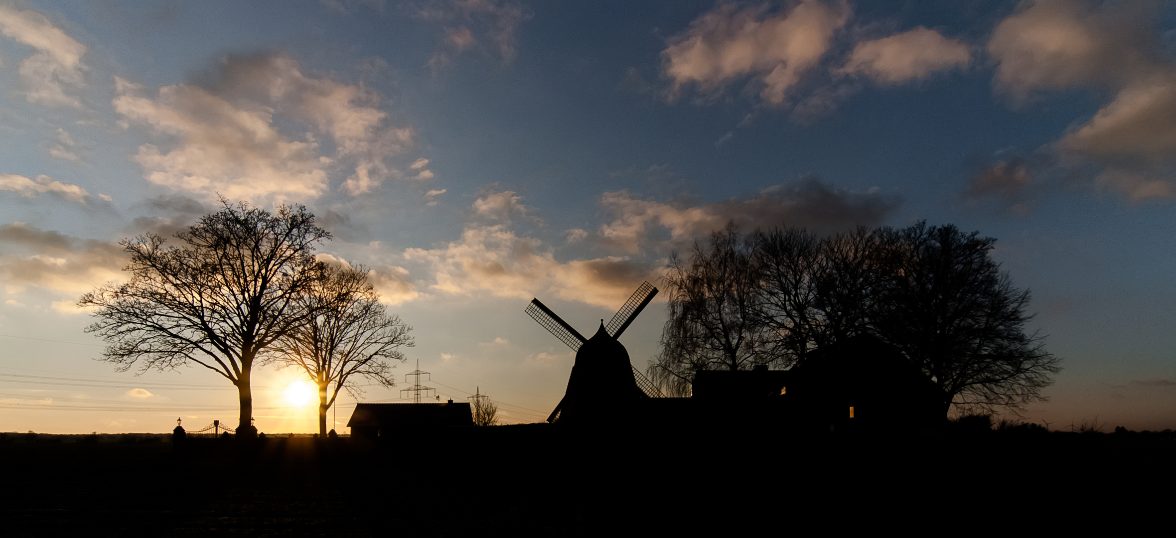 Sonnenuntergangs-Mühlenpanorama