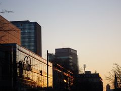 Sonnenuntergangs-Poesie in der Duisburger Innenstadt