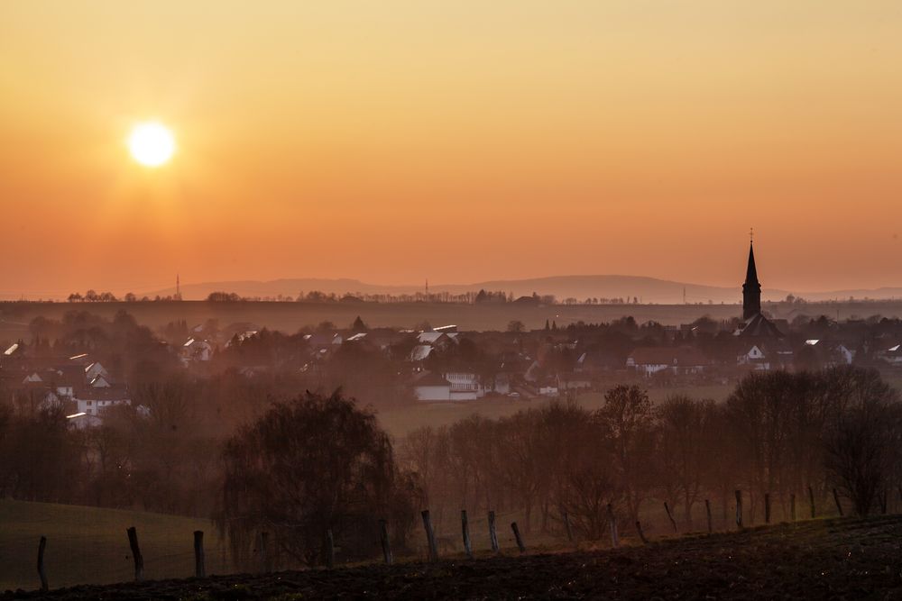 Sonnenuntergangsdorfidylle