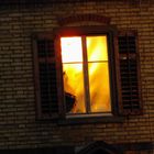 sonnenuntergangsfeuer im fenster