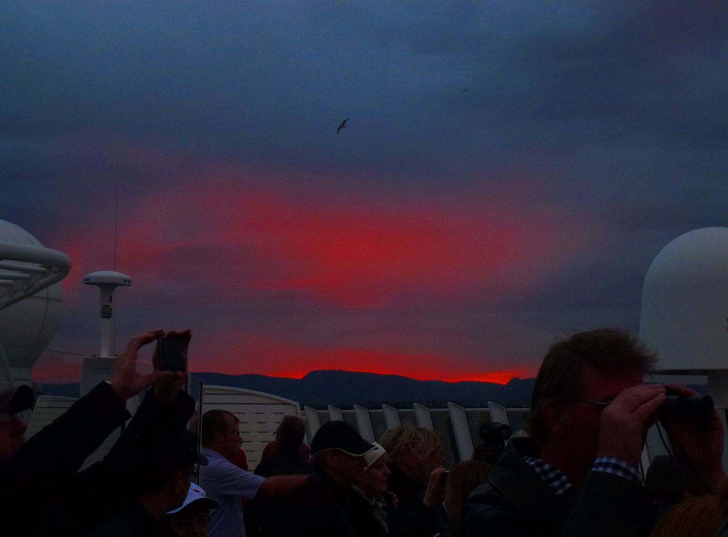 Sonnenuntergangshimmel beim Einlaufen in Oslo