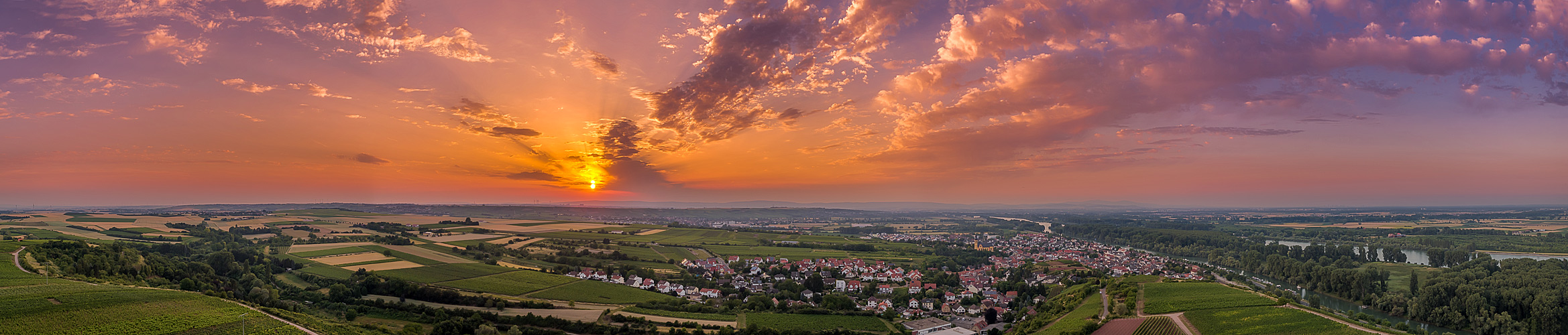 Sonnenuntergangspano über Nackenheim