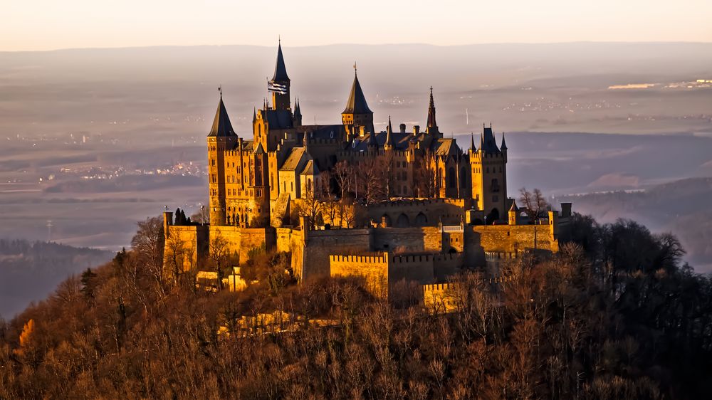 Sonnenuntergangsstimmung am Zeller Horn mit Blick auf die Hohenzollern