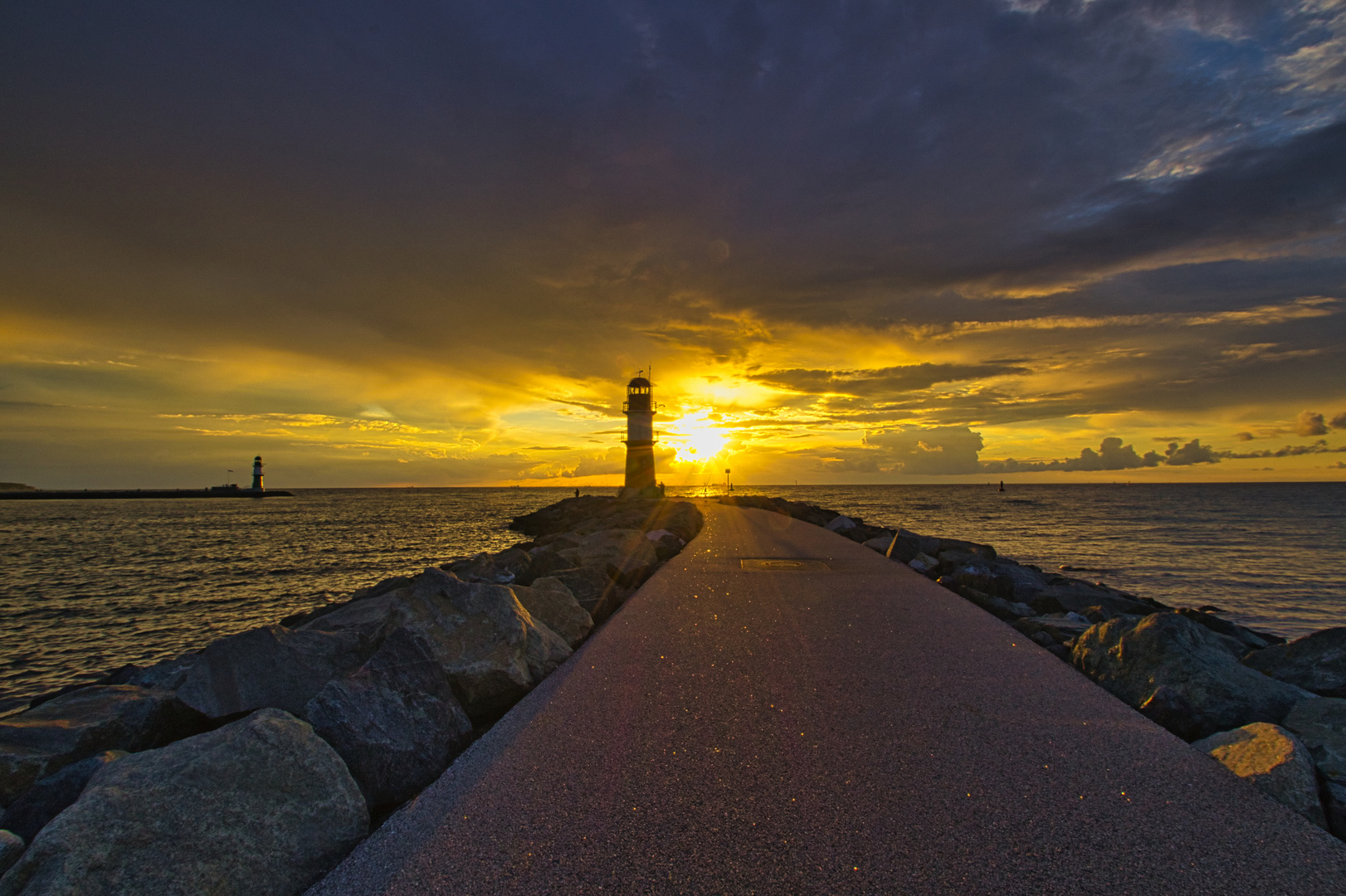 Sonnenuntergangsstimmung Warnemünde