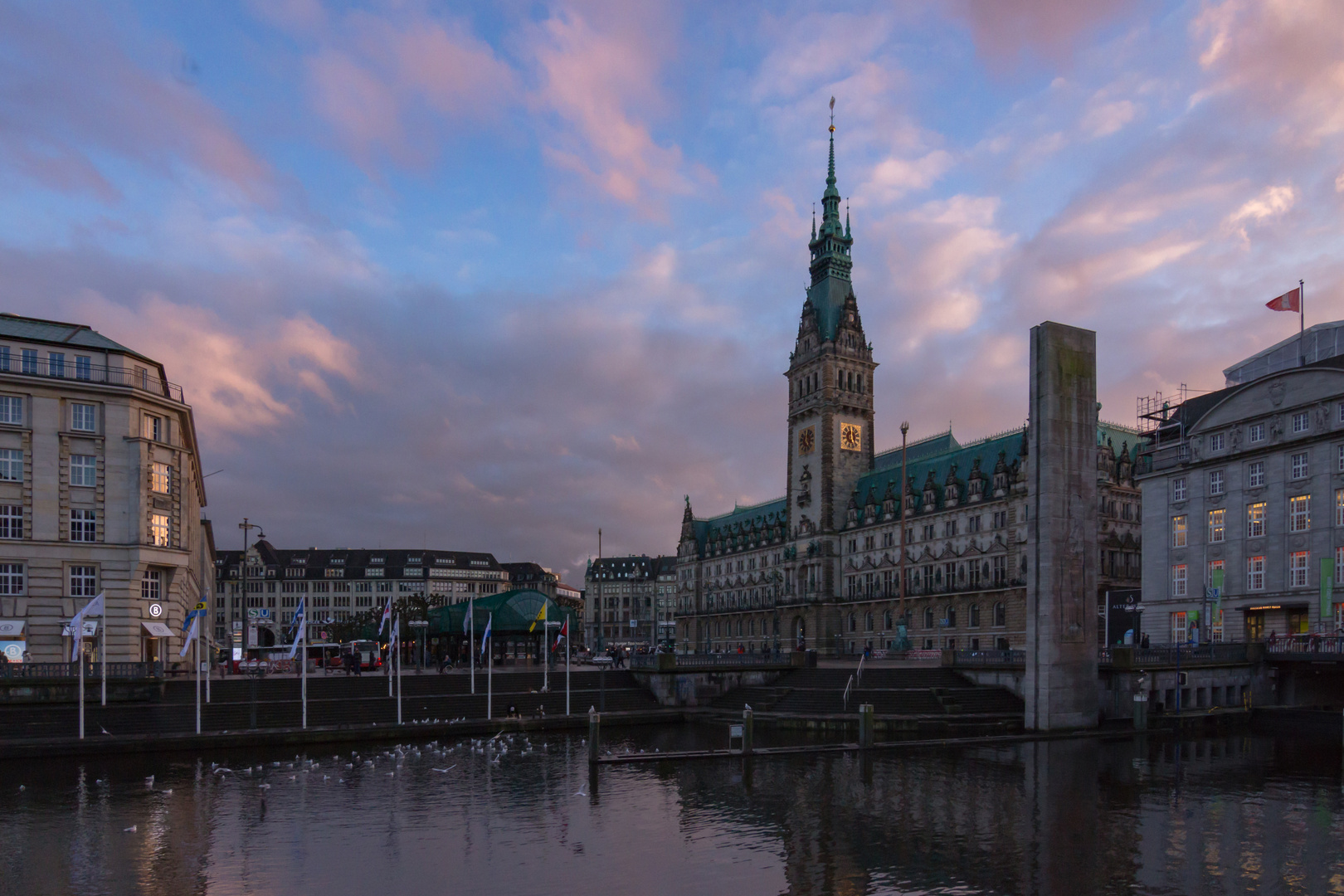 Sonnenutergang am Rathaus