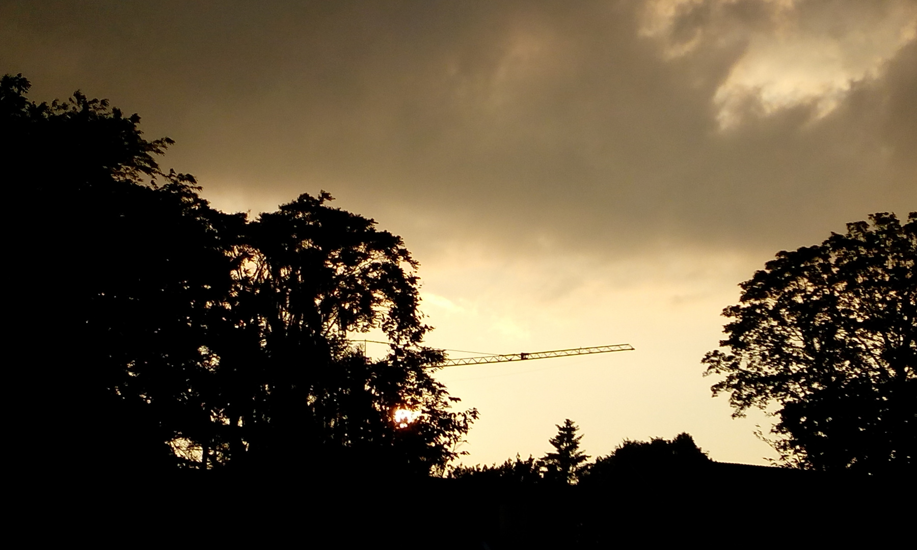 Sonnen/Wolken-Spektakel zur Abenddämmerung