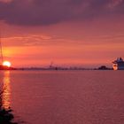 Sonneuntergang an der Elbe