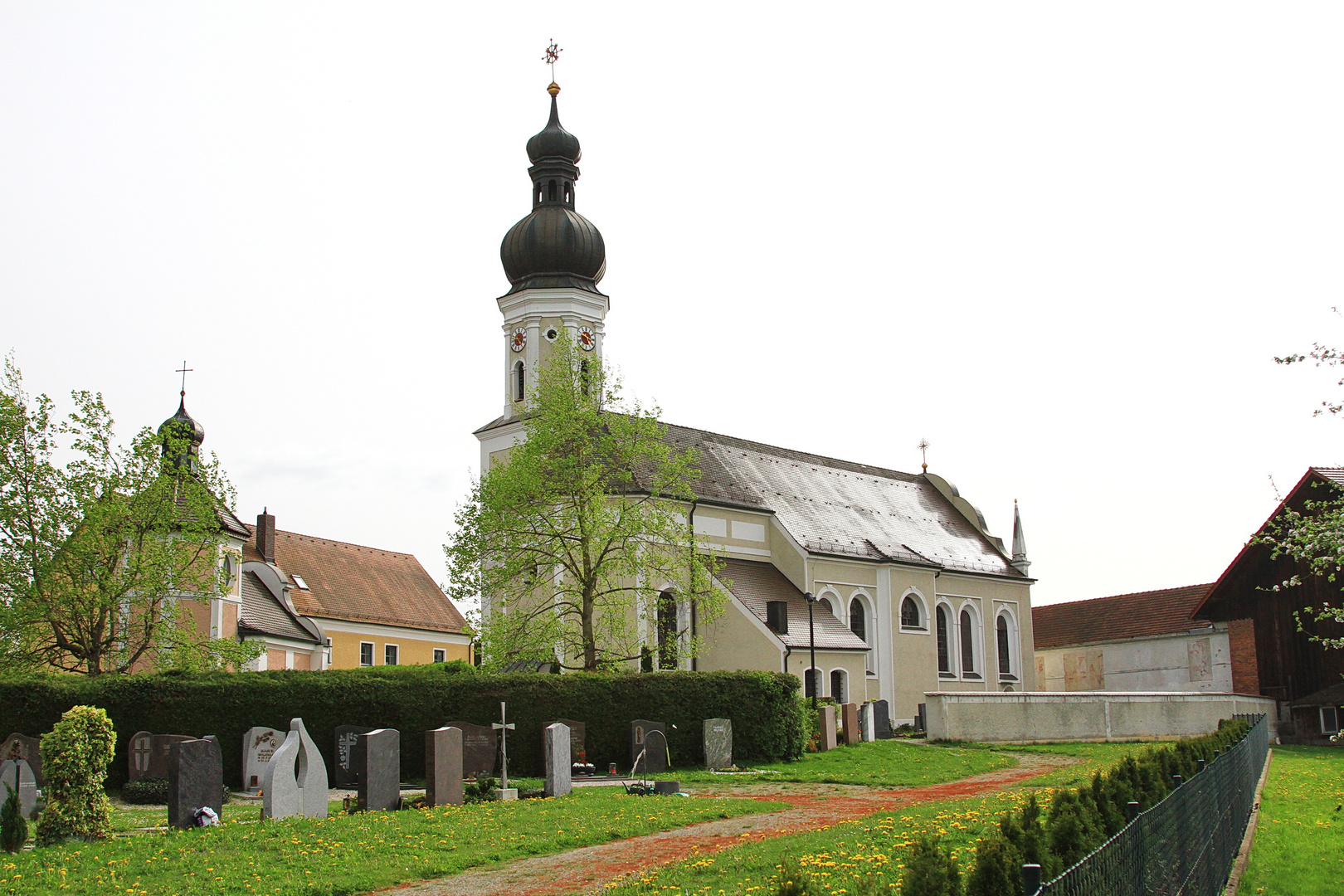 sonnige kirchenansicht