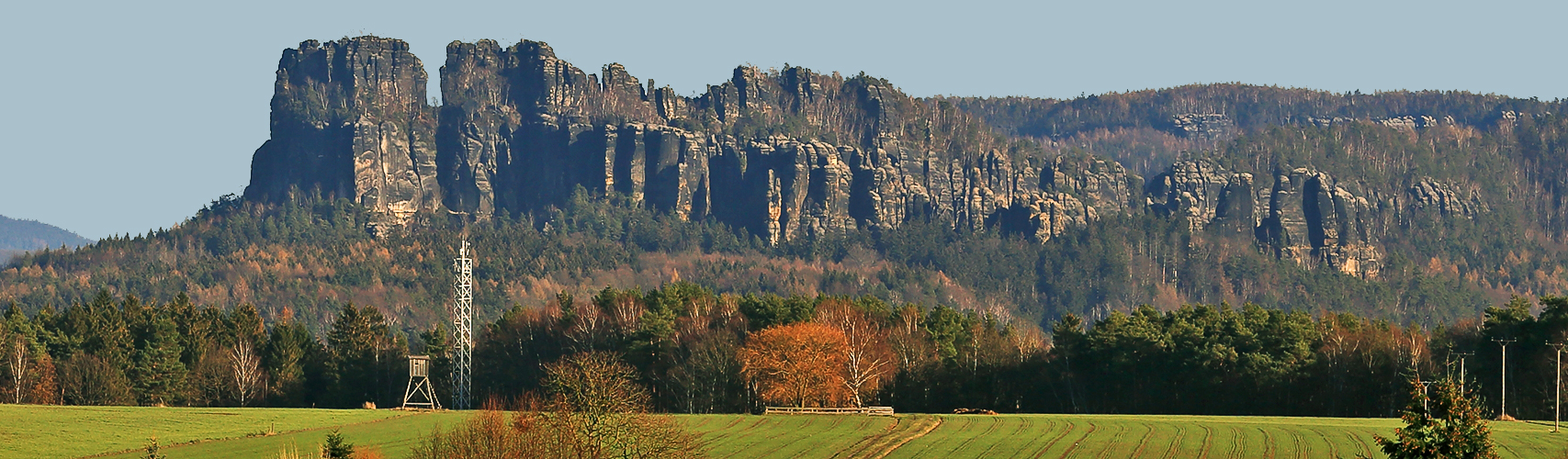 Sonniger Dezemberblick zu den Schrammsteinen in der Sächsischen Schweiz...