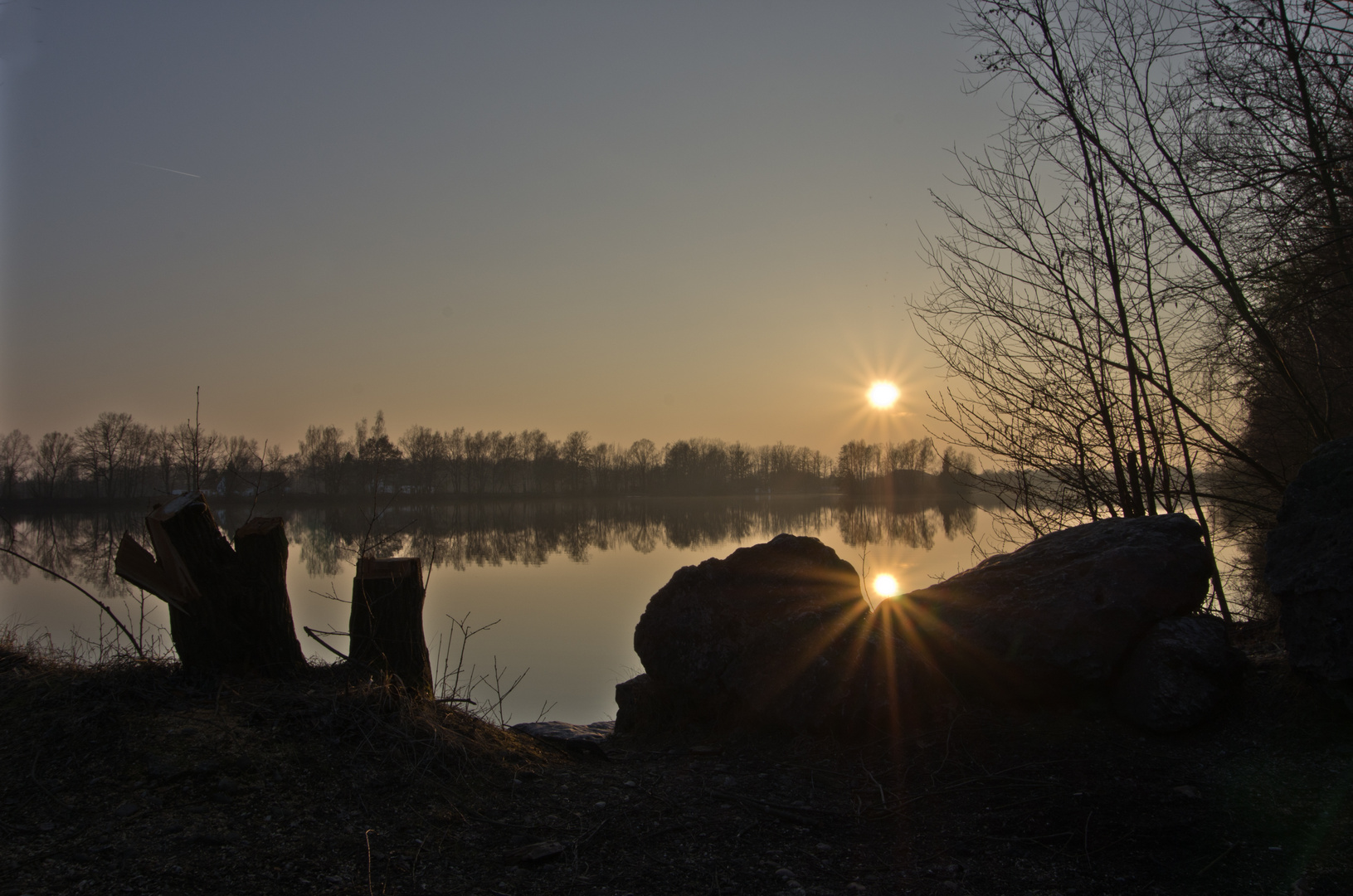 Sonniger Frühlingsabend am See