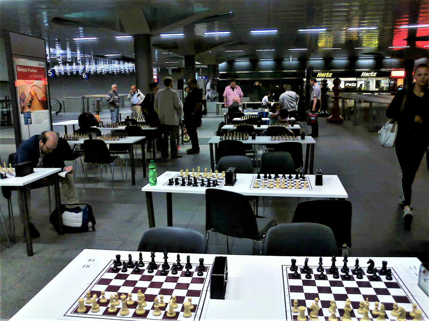 Sonntag  14.06.2015 Schach matt im Hauptbahnhof Berlin