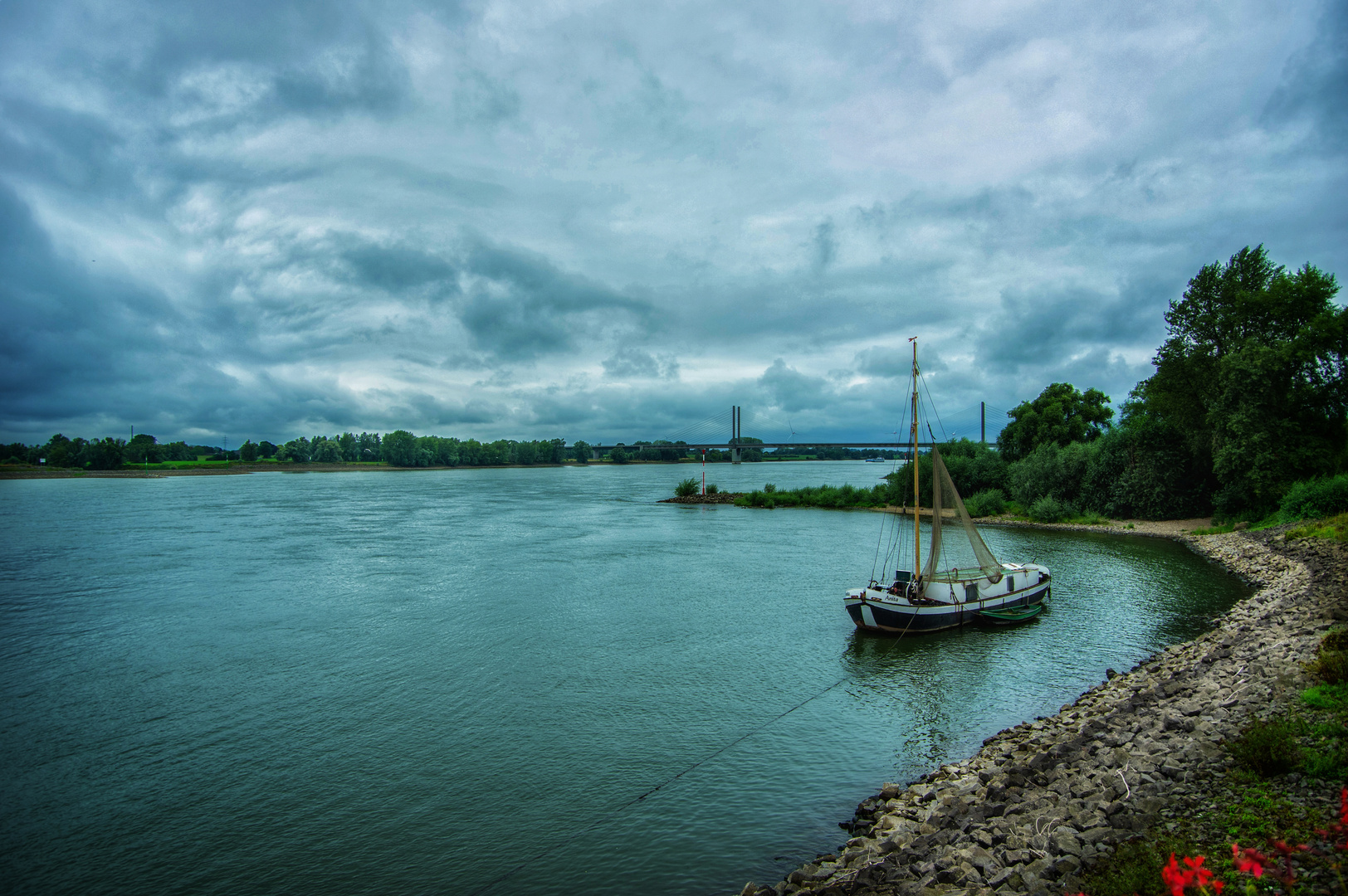 ....Sonntag am Rhein....hier Rees am Niederrhein 