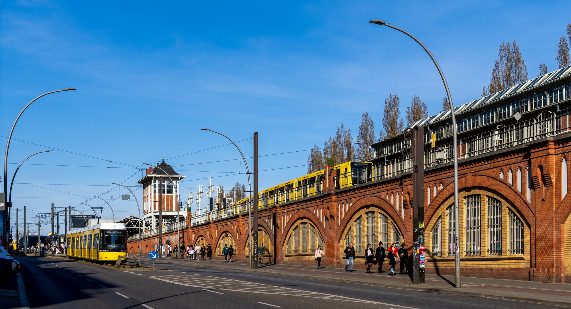 Sonntag an der Warschauer Strasse