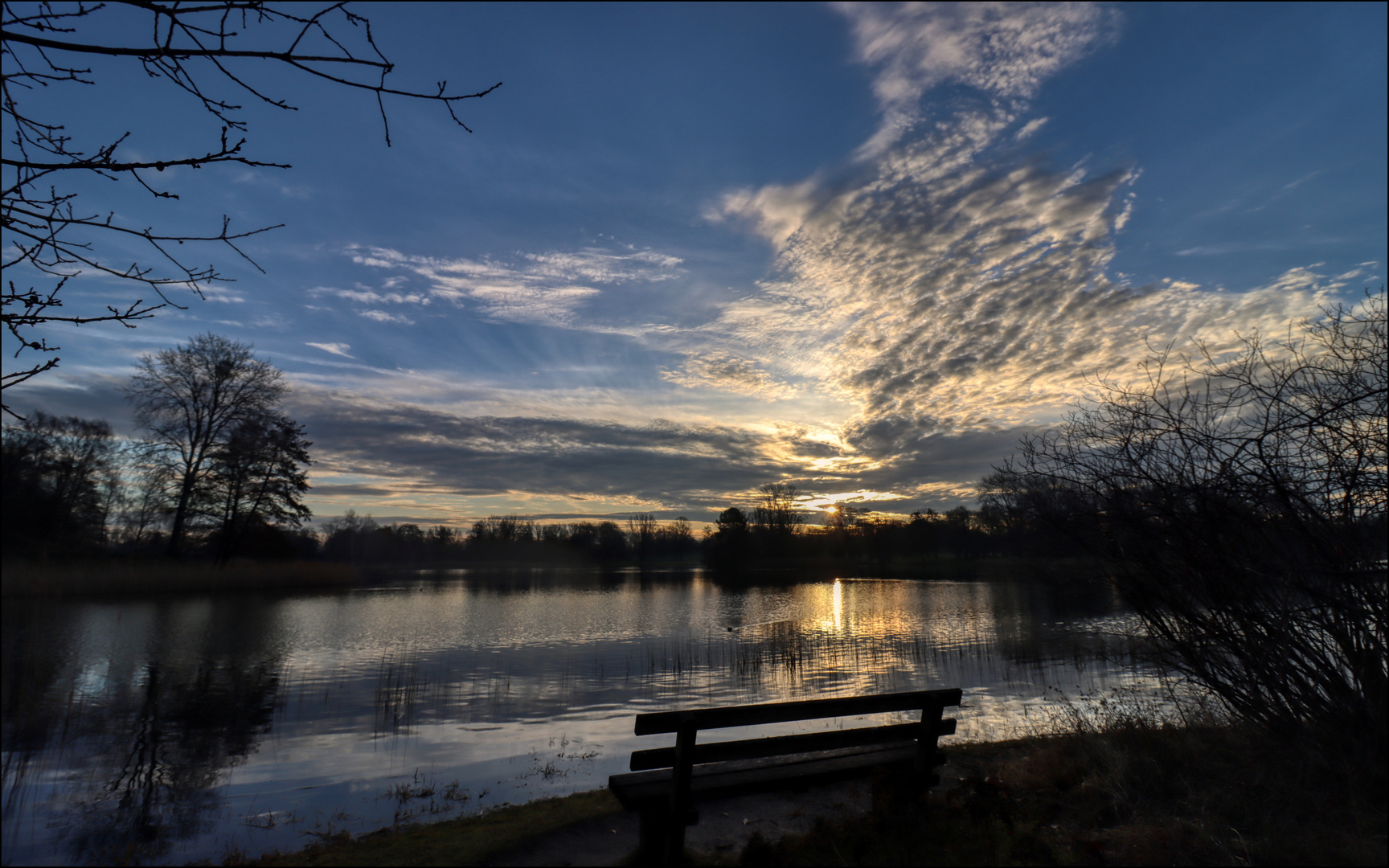 Sonntag früh am See