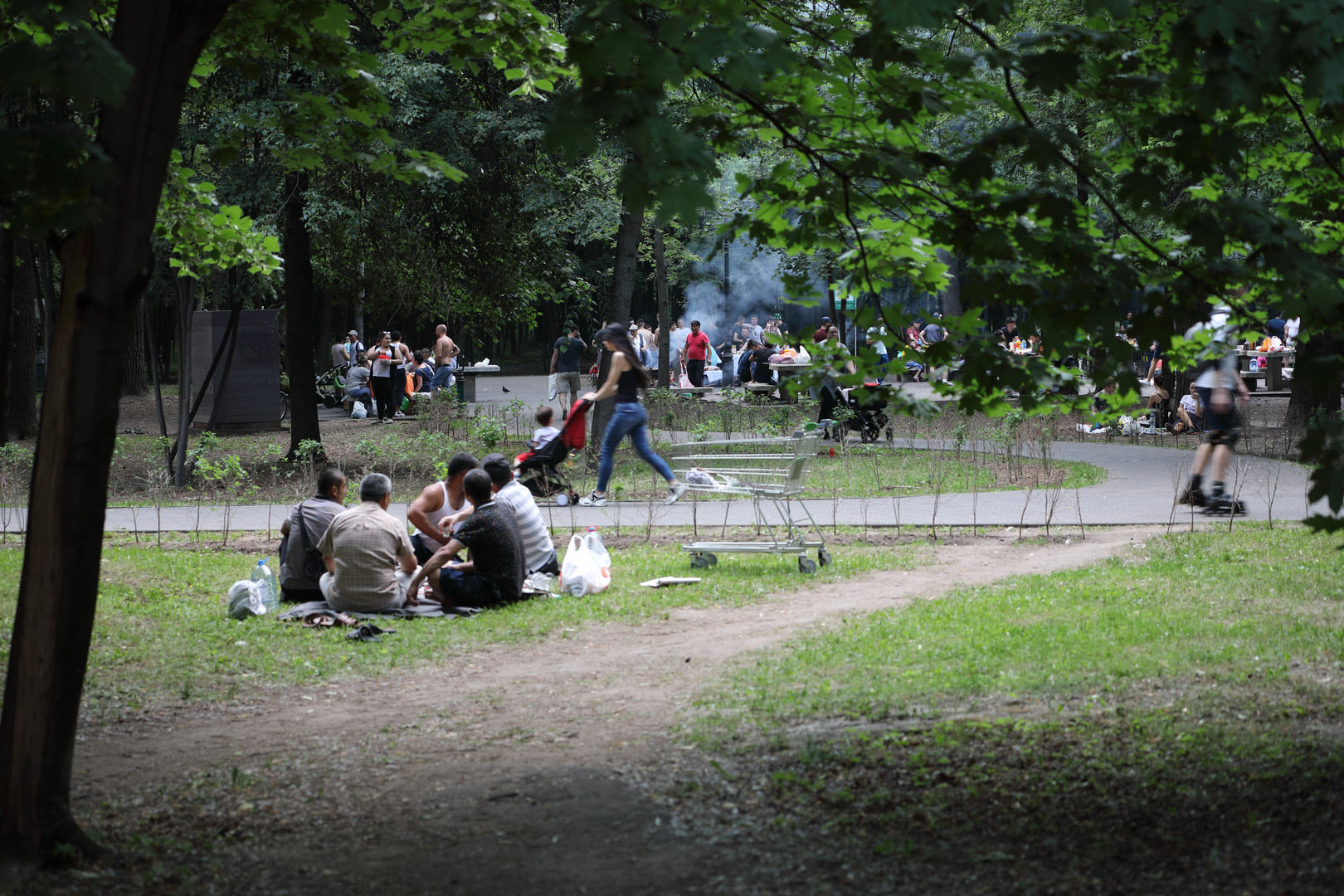 Sonntag im Ostankino Park (botanisch)