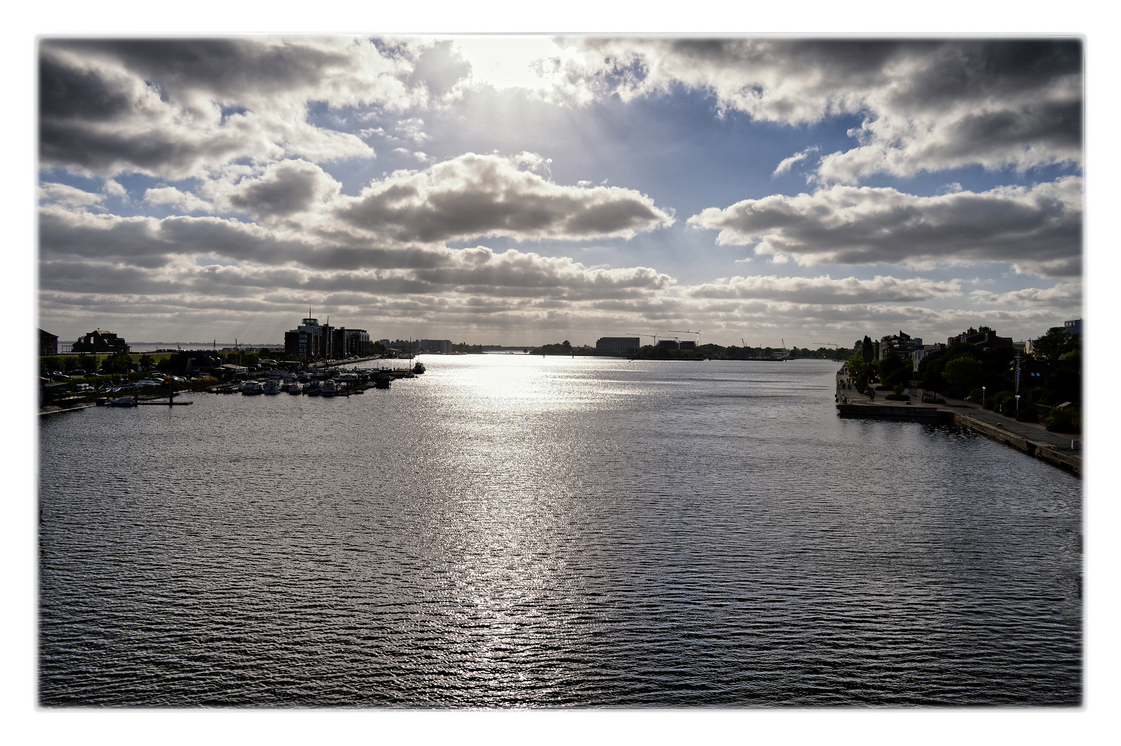 Sonntag mit Sonne - Gegenlicht in Wilhelmshaven