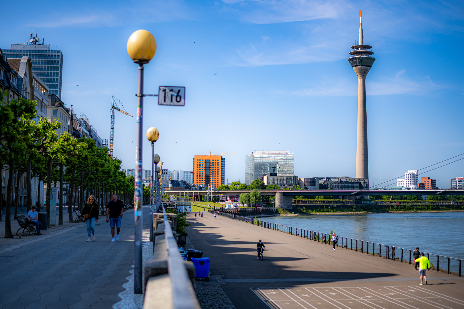 Sonntag Morgen in Düsseldorf 2