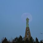 Sonntag Nachmittag und der Mond ist schon da