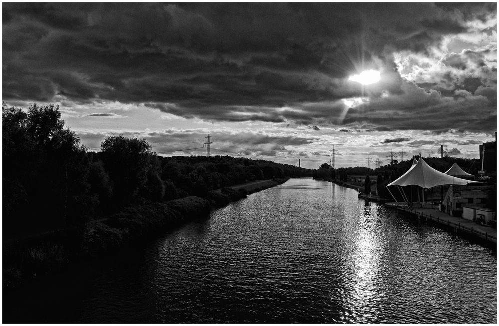 Sonntagabend am Rhein-Herne-Kanal