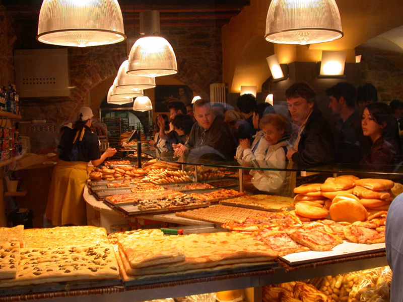 Sonntagmorgen in einer Bäckerei in Bergamo