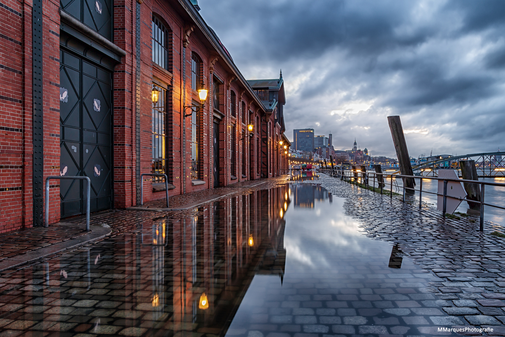 Sonntagmorgens am Fischauktionshalle