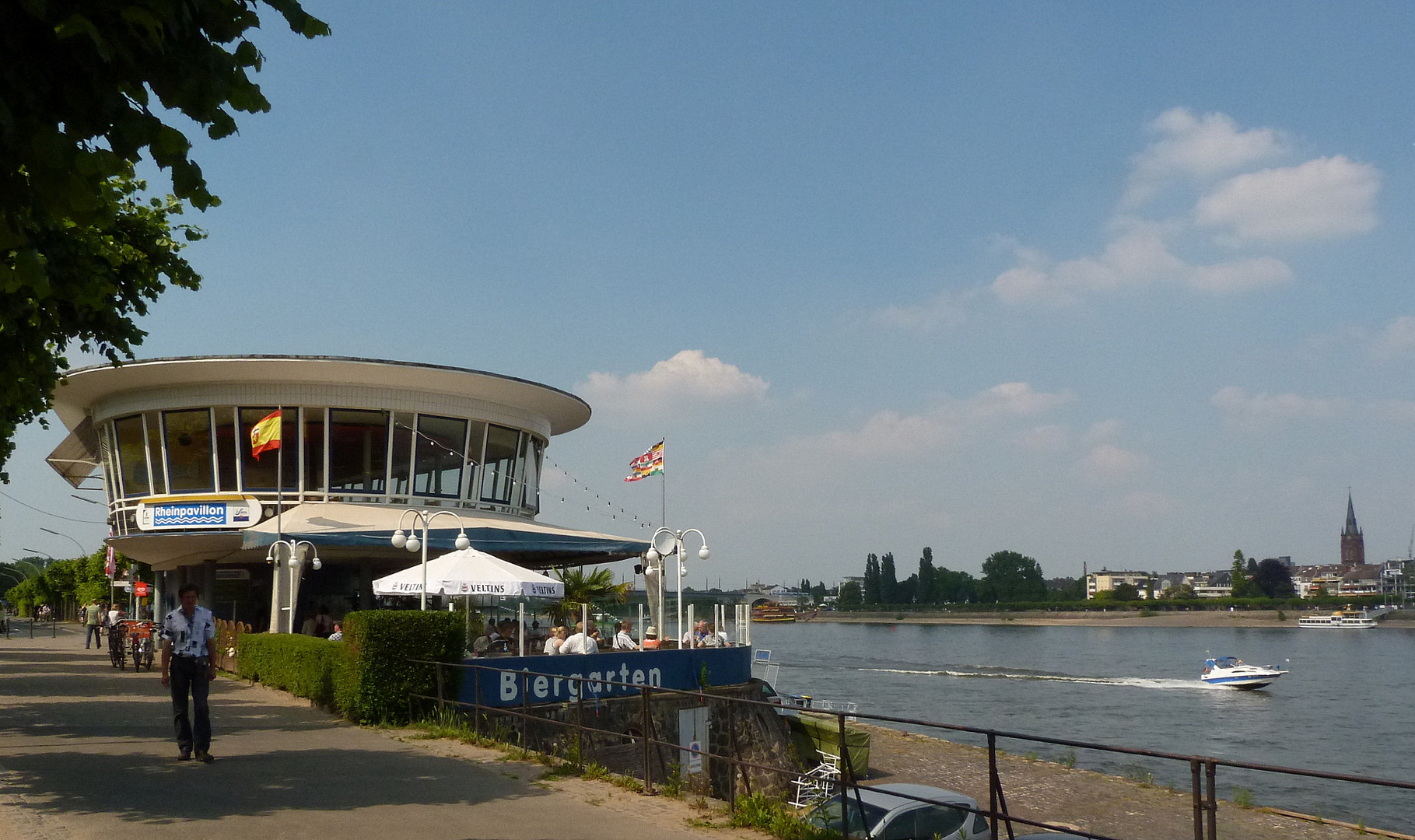 Sonntagnachmittag am Rhein - 4 -