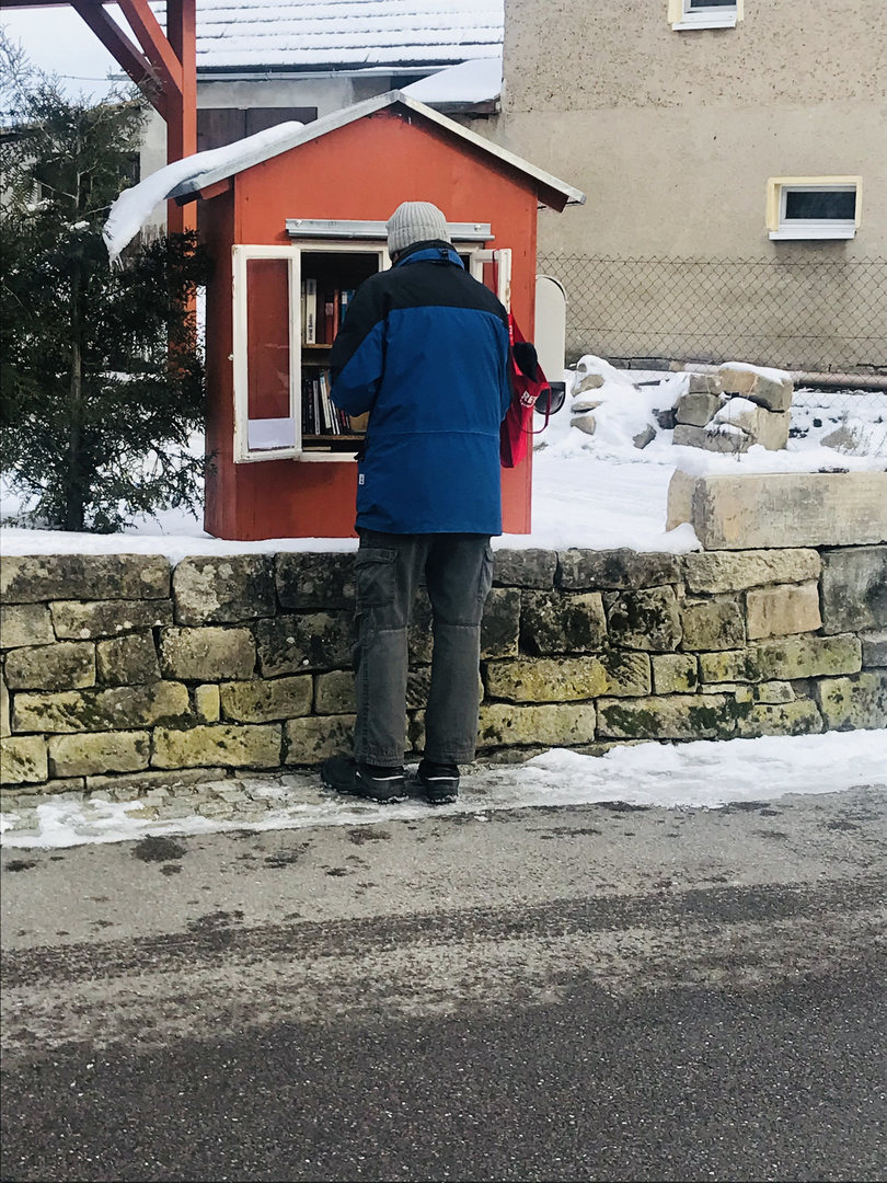 Sonntags am Bücherschrank 