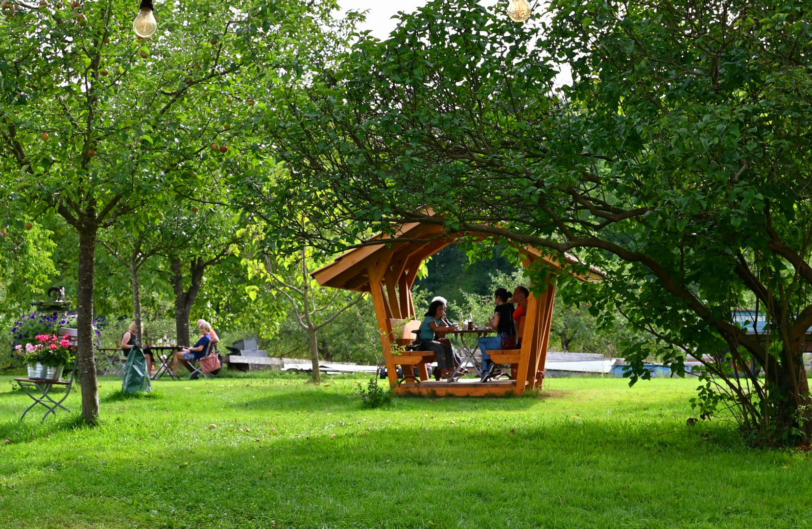 Sonntags im Biergarten auf'm Dorf