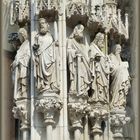 *Sonntags-Kirche* - Figuren am Domportal zu Regensburg