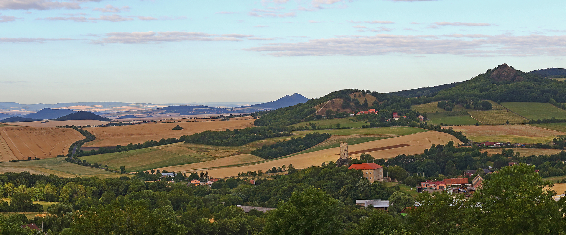 Sonntags morgens bin ich natürlich im Böhmischen Mittelgebirge um 7 Uhr alleine... 