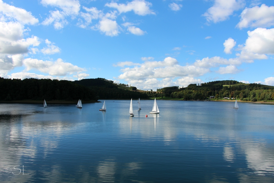 Sonntagsblau am Hennesee