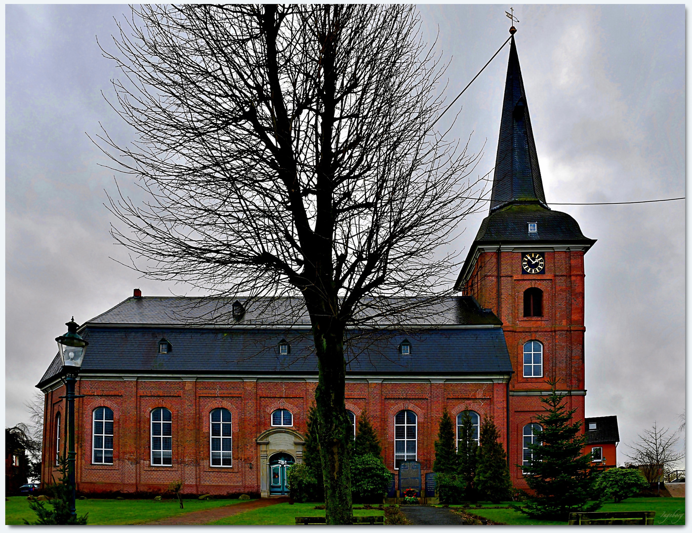 Sonntags.Geschichte: Die ev. St.Petri-Kirche in Osten